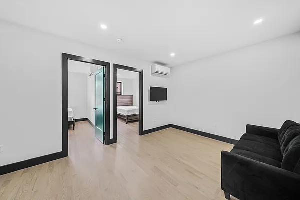 Rented by Blue Sky Management NY Inc | media 27