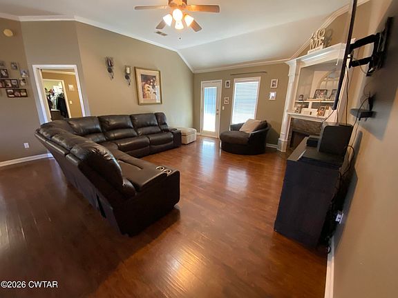 3rd image of 208 Meadowlark Cv