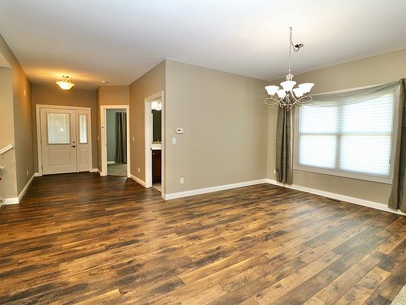 5th image of 6070 Seven Springs Dr
