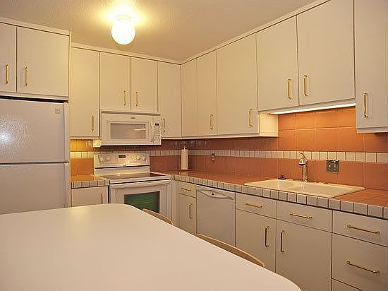 5th image of 7295 Highland Dr