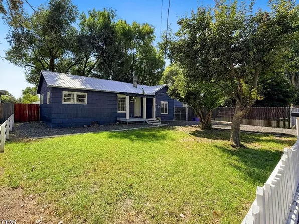445 Riverside Dr, Burns, OR 97720