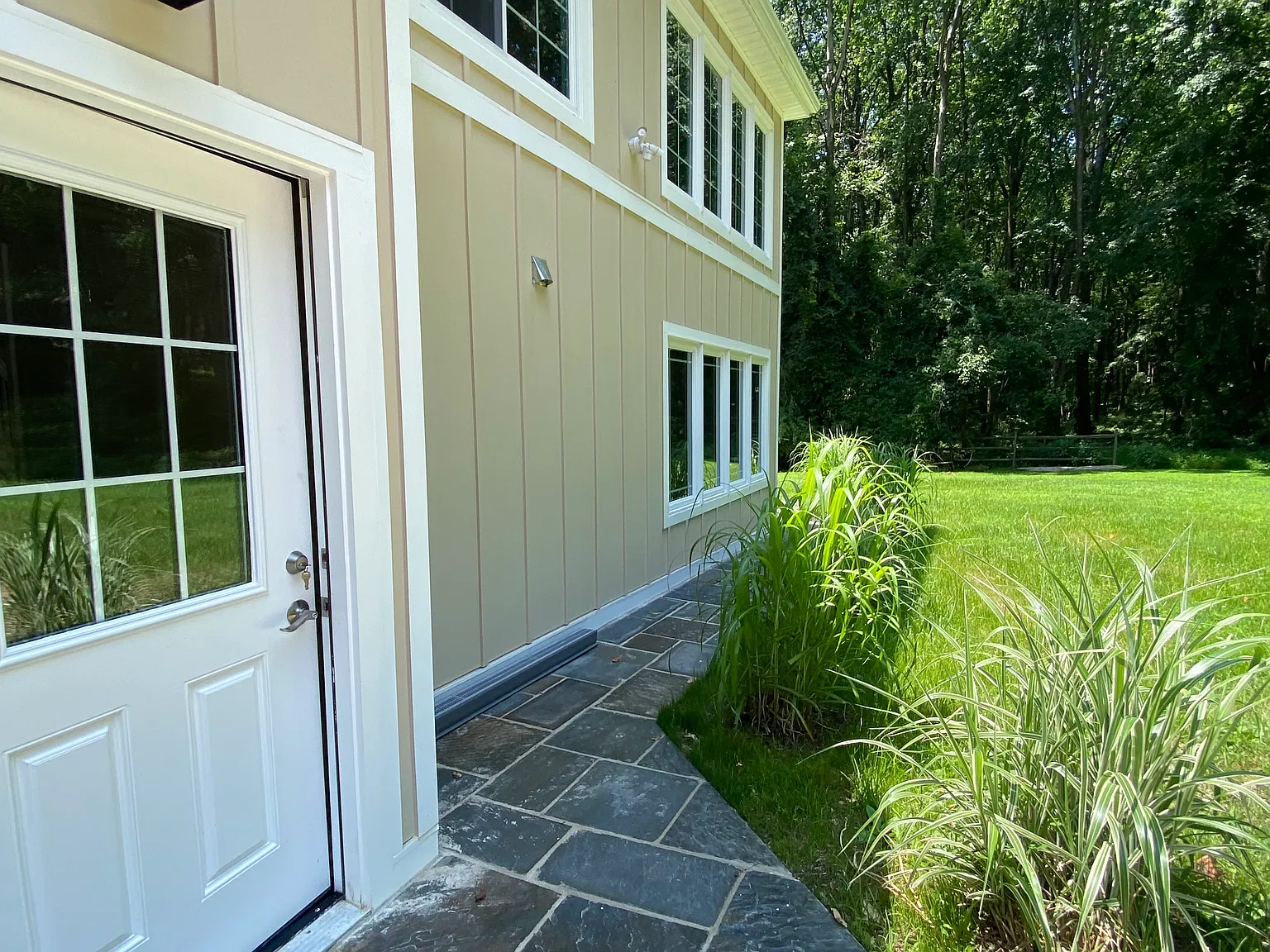 300 Willington Dr — Photo 4