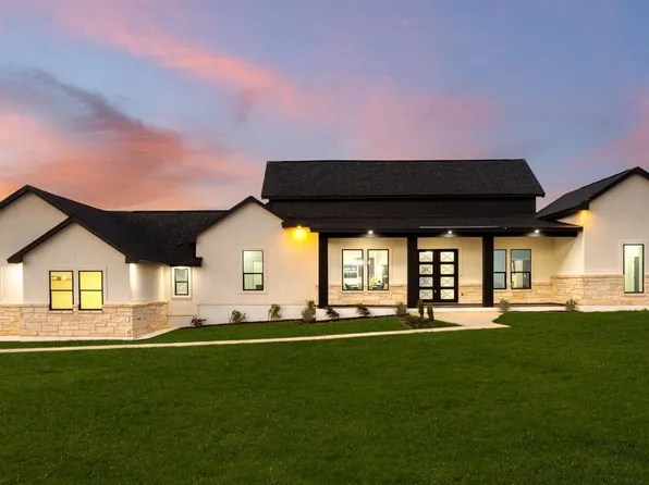 101 HIDDEN HILLS, Floresville, TX 78114