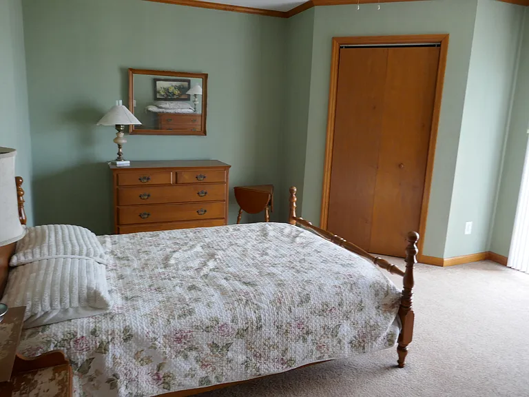 220 Riverview Ave — Photo 14