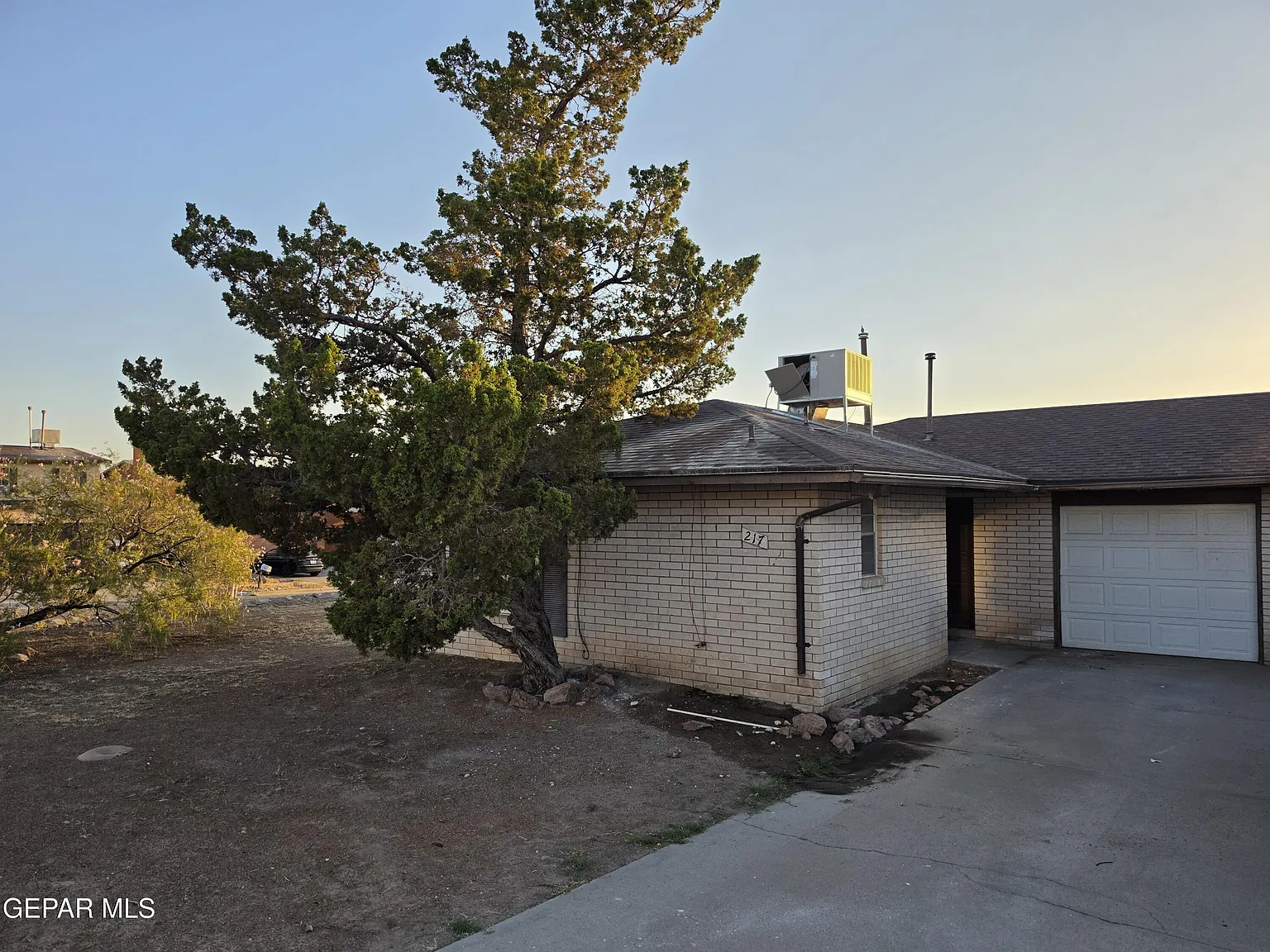 2 bed, 2.0 bath, 1400 sqft, $1,150 — Photo 2