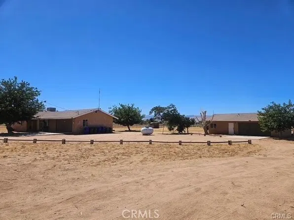 16766 Walpi Rd, Apple Valley, CA 92307