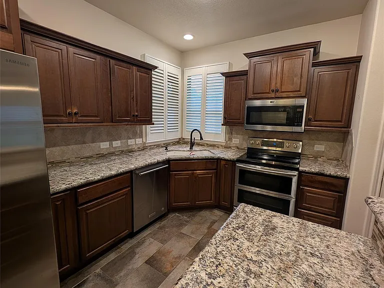 14156 Shadow Bay Dr — Photo 1