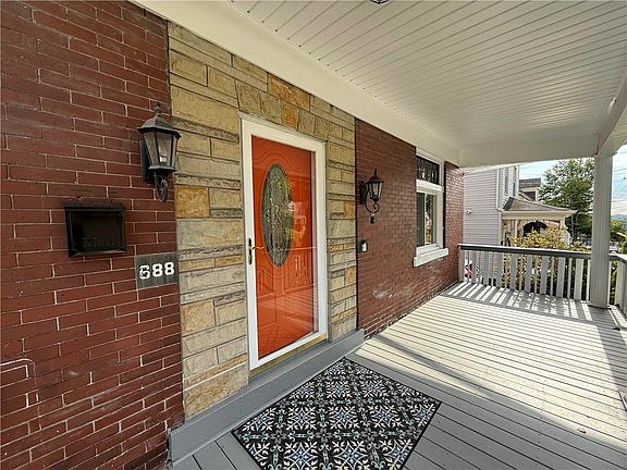 2nd image of 688 Forest Ave