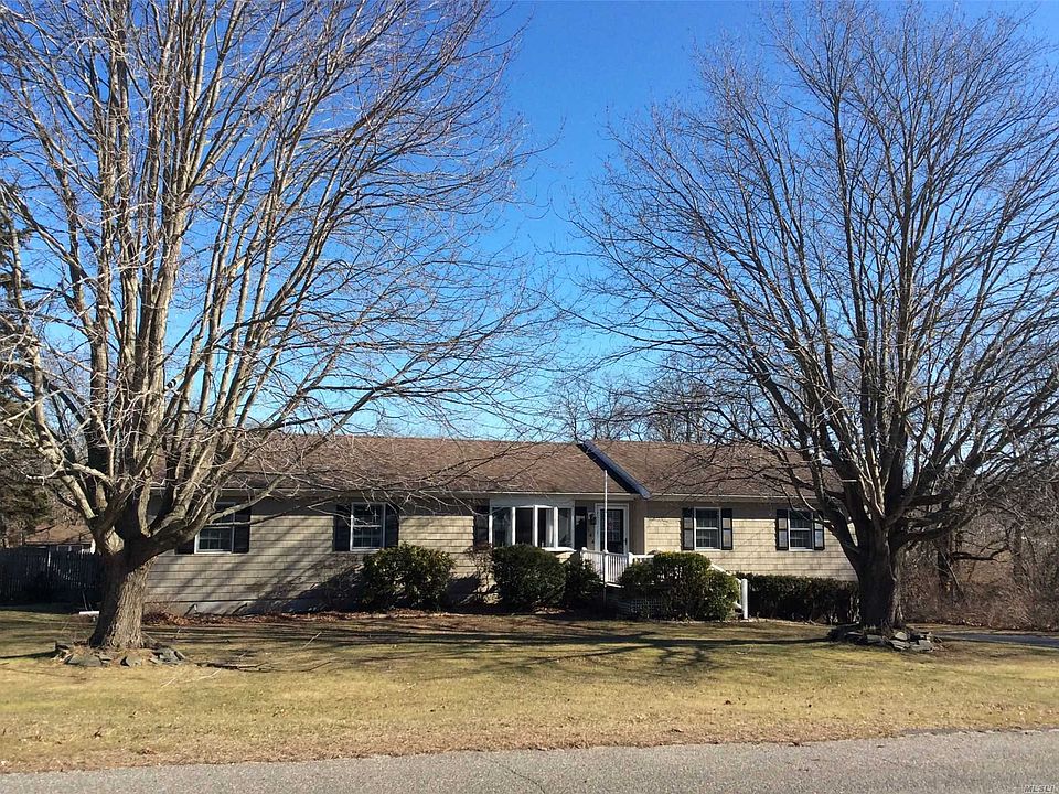 1st image of 144 Manor Ln