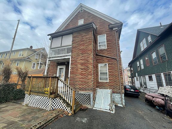 4th image of 103 Waldorf Ave
