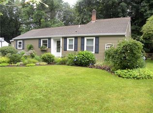 15 Glen Cir, Penfield, NY 14526