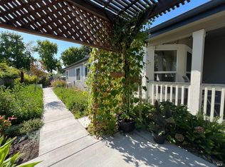 94 Leisure Park Cir, Santa Rosa, CA 95401