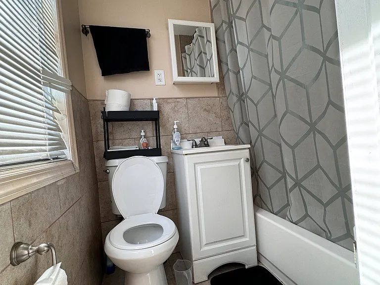31 Booraem Ave #2L — Photo 2