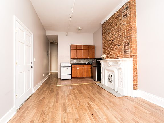 2nd image of 334 Putnam Ave