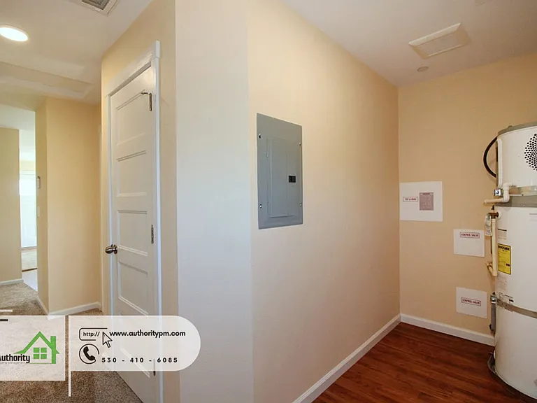 9657 Swasey Dr — Photo 17