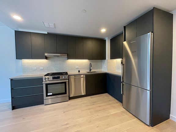 3rd image of 14474 Northern Blvd E #5U