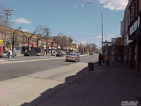 3rd image of 21874 Hempstead Ave