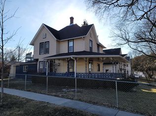 326 E Prairie St, Lanark, IL 61046