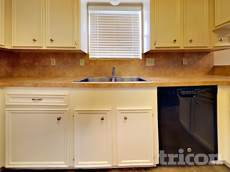 1838 Turtle Creek Dr — Photo 7