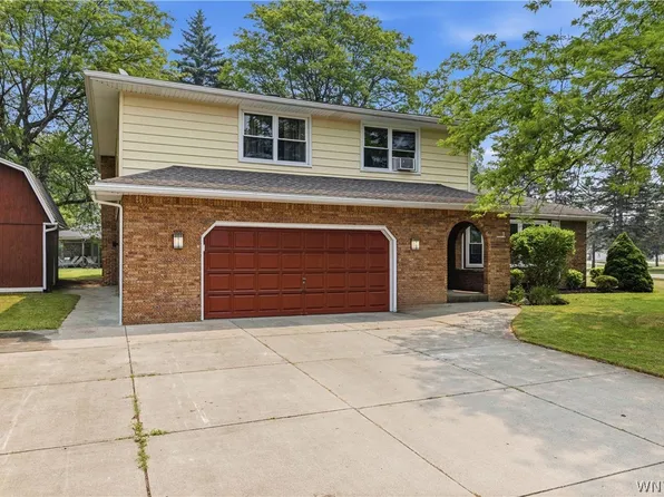 3 Beaverbrook Ct, Depew, NY 14043