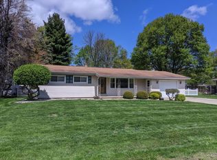 1621 Yorkleigh Dr, Lansing, MI 48906