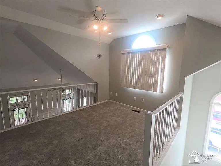 304 Meadowlands Ct #304 — Photo 12