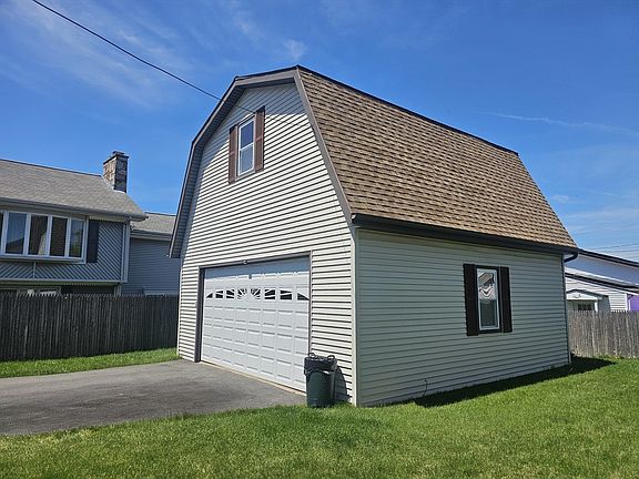 4th image of 478 Tucker St