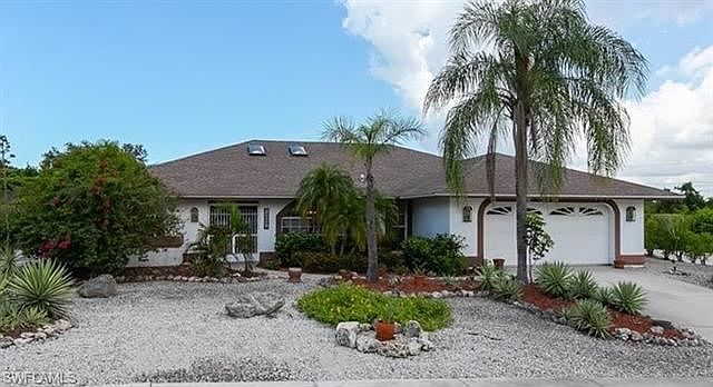 1st image of 2060 Dogwood Dr