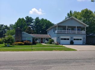 806 W Summer St, Fairfield, IL 62837