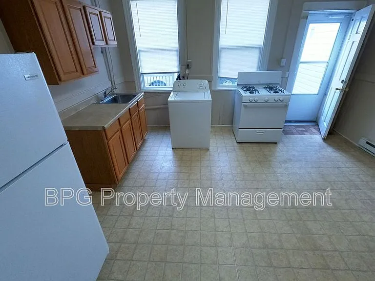 20 W Wolfe St — Photo 7