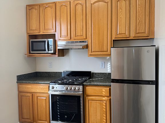 3rd image of 745 Haight St APT 12