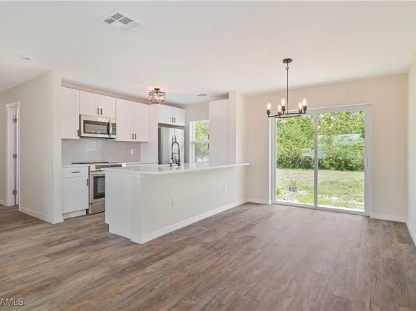 9441 Sedgefield Rd, North Fort Myers, FL 33917