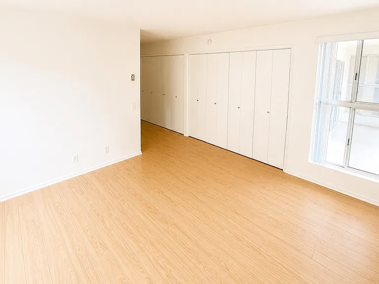 831 3rd St #101 — Photo 27