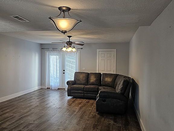 3rd image of 8019 Beach Dr #1