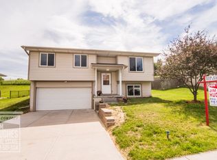 206 Valley St, Glenwood, IA 51534