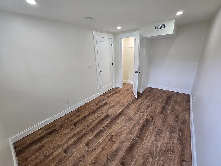 6305 Englewood Ave #1 — Photo 29
