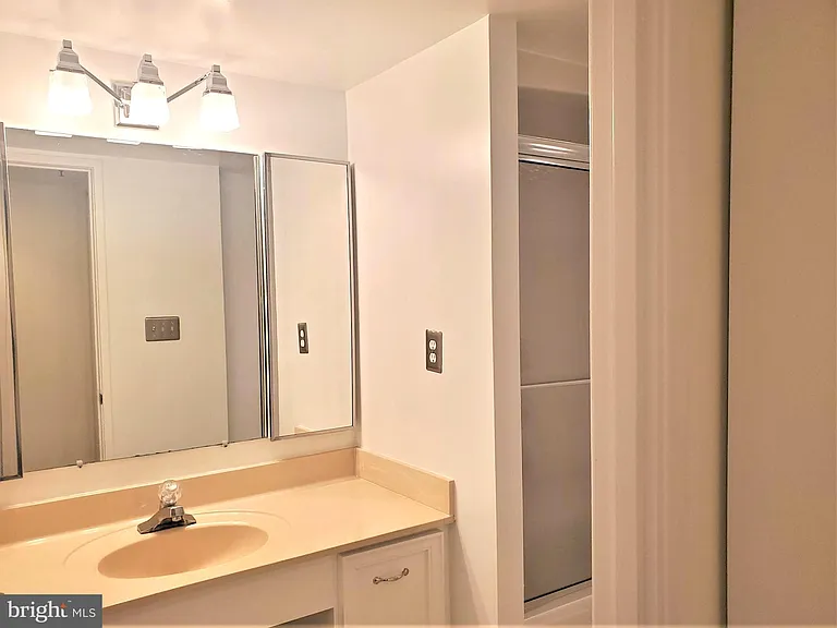 15100 Interlachen Dr #4516 — Photo 21