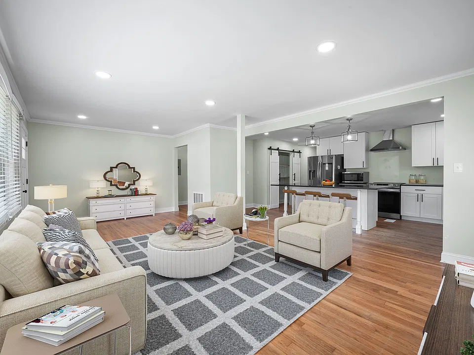 1833 Penelope Rd NW