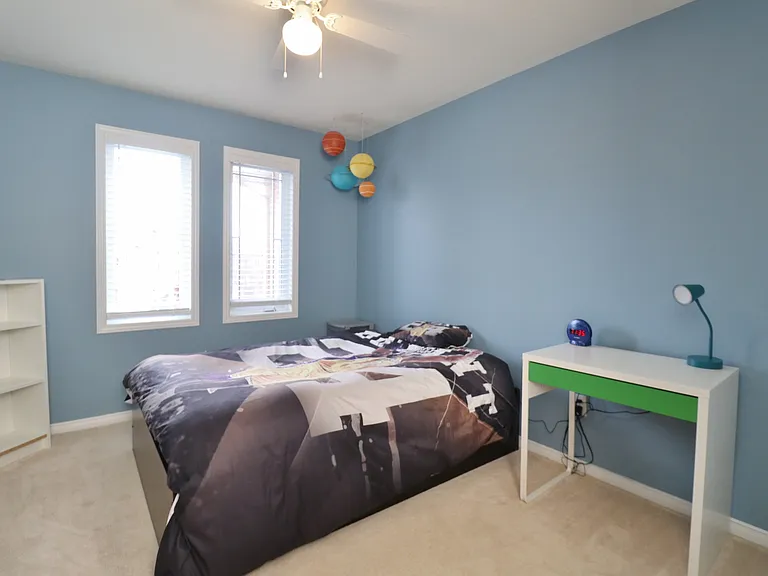 2216 Brockstone Cres — Photo 30
