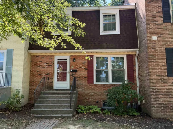 104 Canterbury Ct, Blacksburg, VA 24060