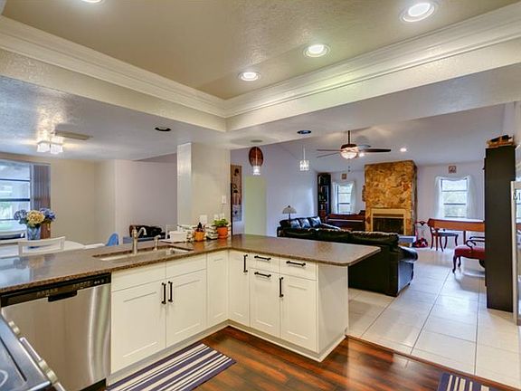5th image of 431 Winding Willow Dr