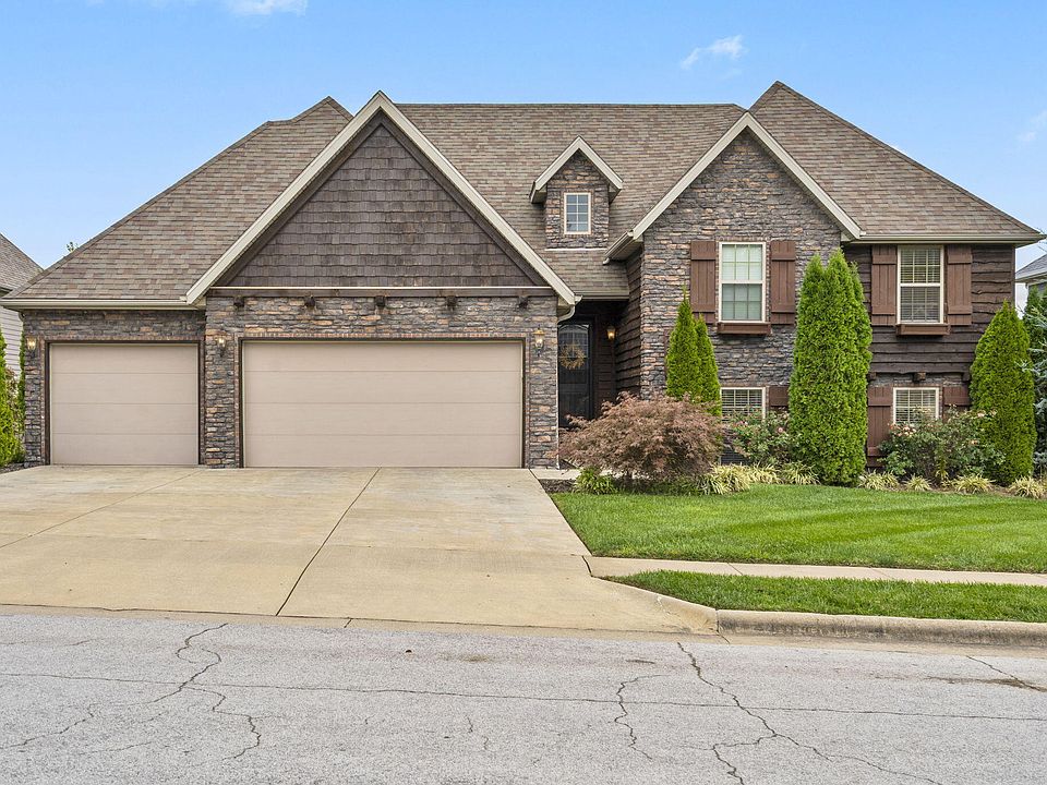 1st image of 409 W Landsdowne Drive