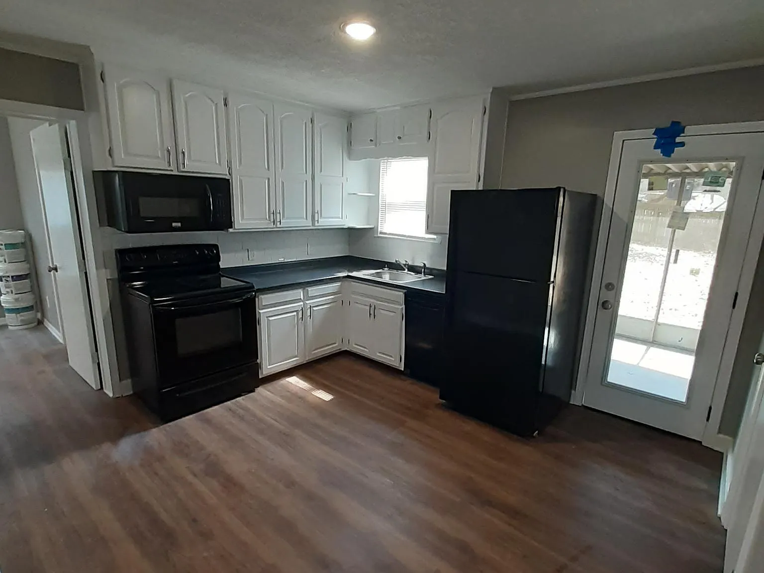 3 bed, 1252 sqft, $1,400 — Photo 1