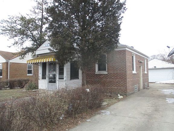 5th image of 3620 Rose St