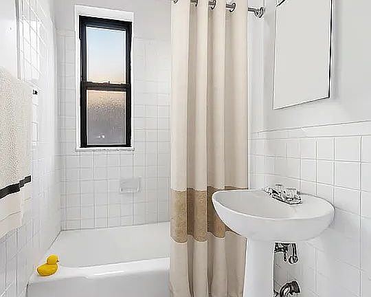 5th image of 305 W 18th St APT 2F