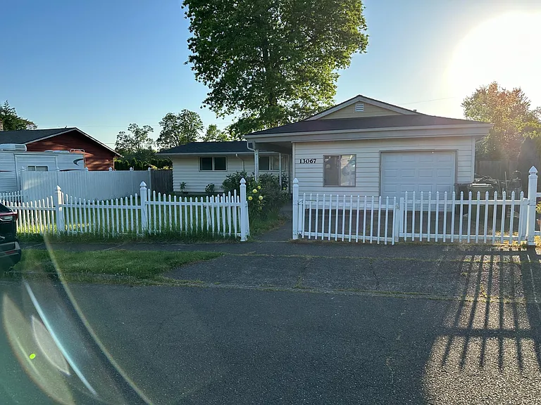 SW 63rd Pl — Photo 1