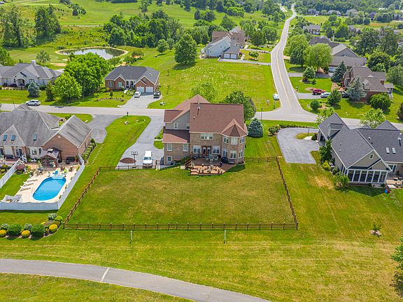 4th image of 210 Magnolia Ln