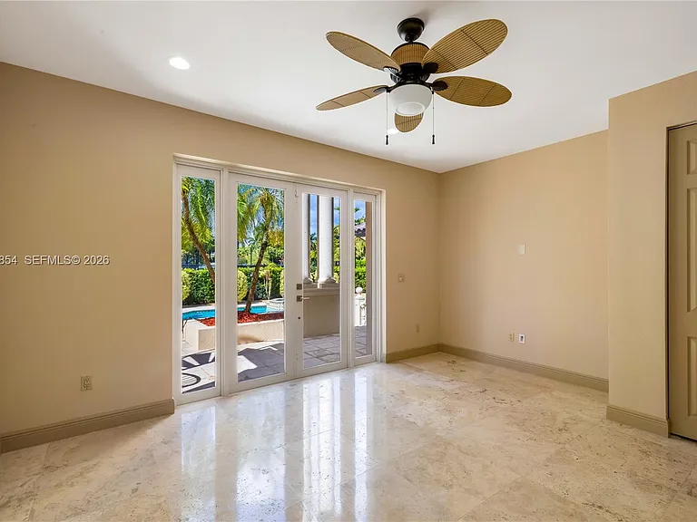 129 Gavilan Ave — Photo 16