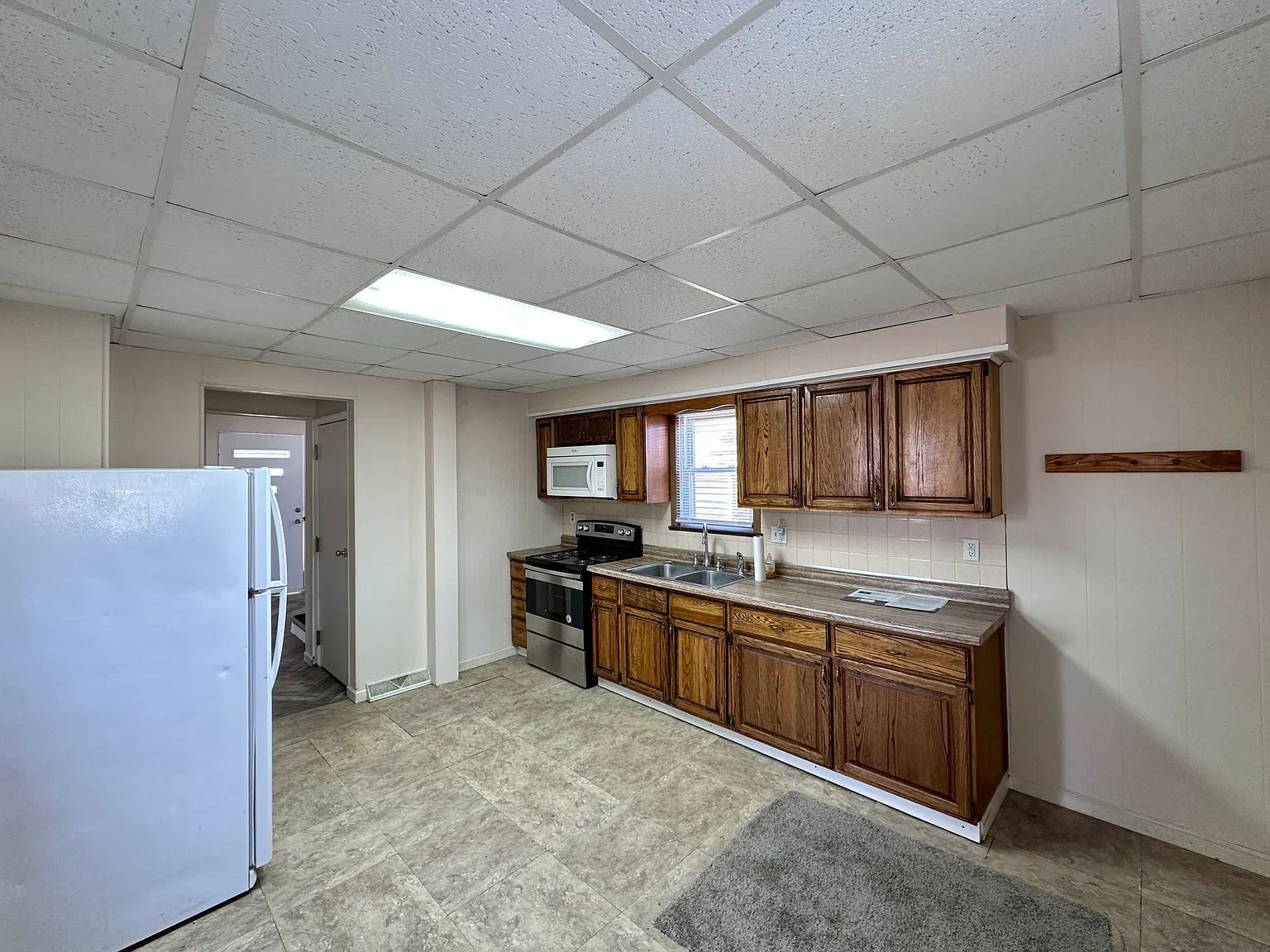 1031 N Croton Ave — Photo 4