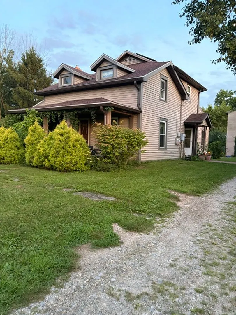 Coming Soon! 3 Bedroom, 2 Full Bath Farmhouse with Inground Pool in Bellbrook School District — Photo 3